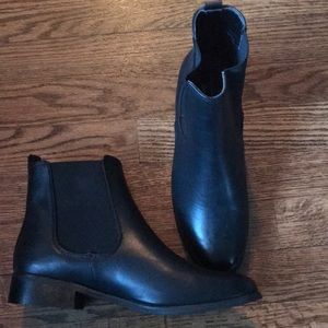 Black BDG Chelsea Boots